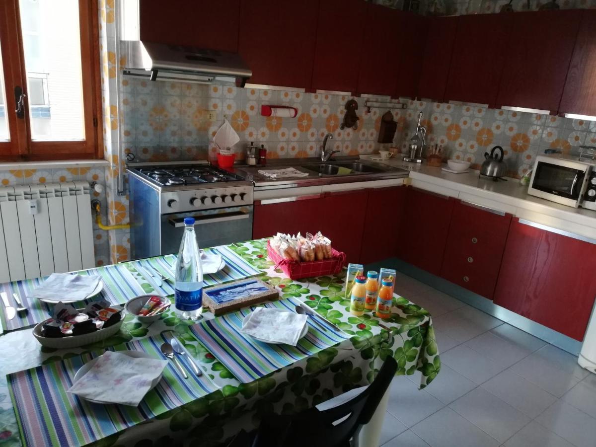 B&B Vanvitelli Caserta Bagian luar foto